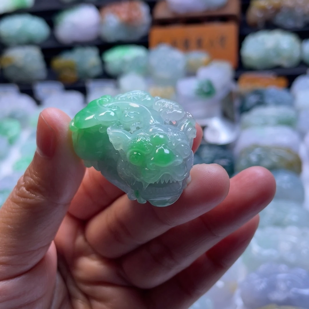 翡翠颈饰未镶嵌貔貅