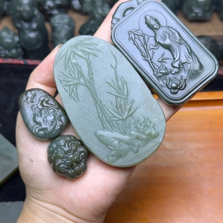 和田玉（糖玉）未镶嵌挂件