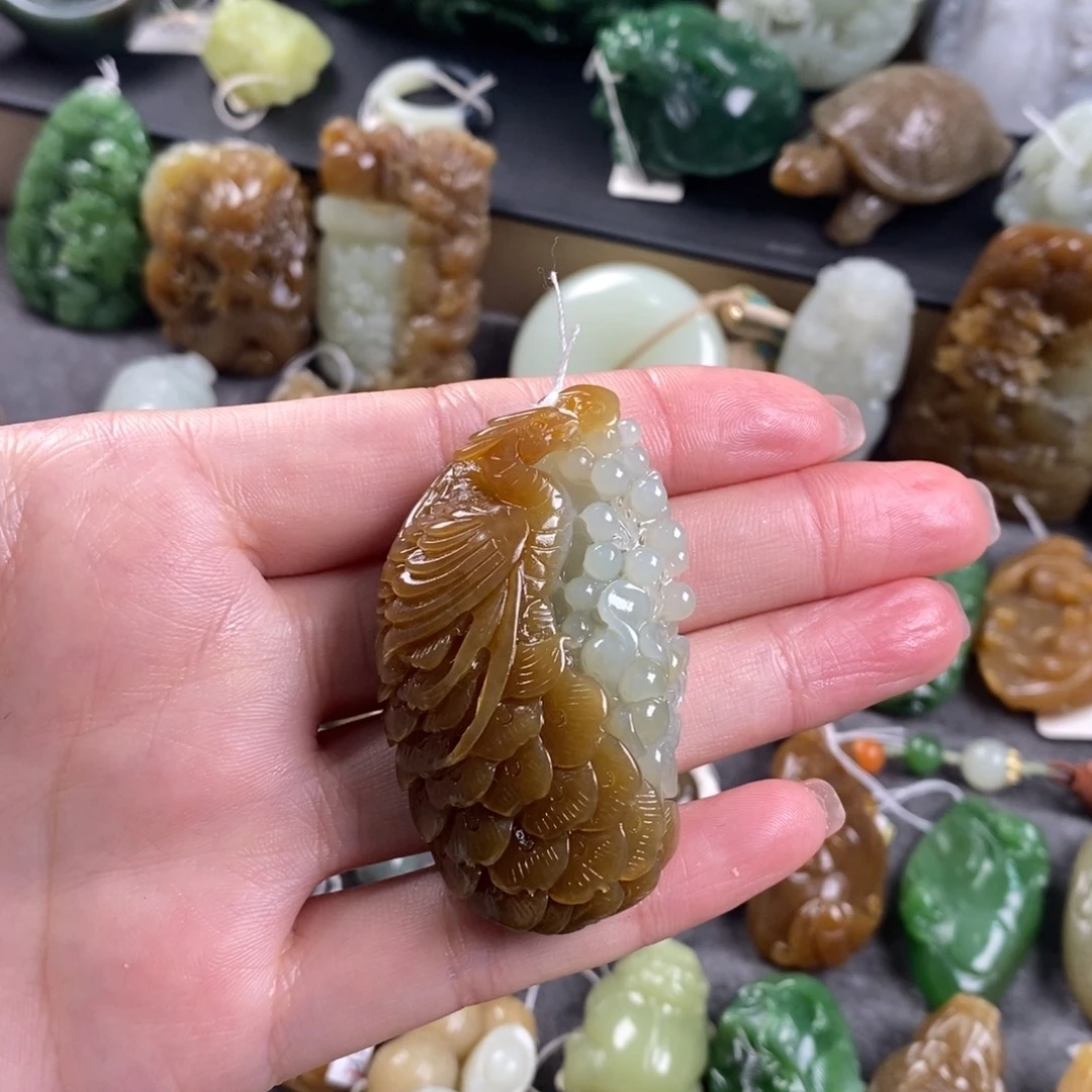 三***妈和田玉未镶嵌颈饰