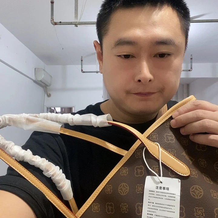 蚕丝羊剖层皮革麂皮（革）山羊皮（革）鳄鱼皮（革）犏牛皮（革）