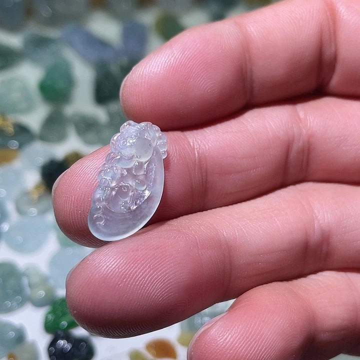 翡翠未镶嵌颈饰11