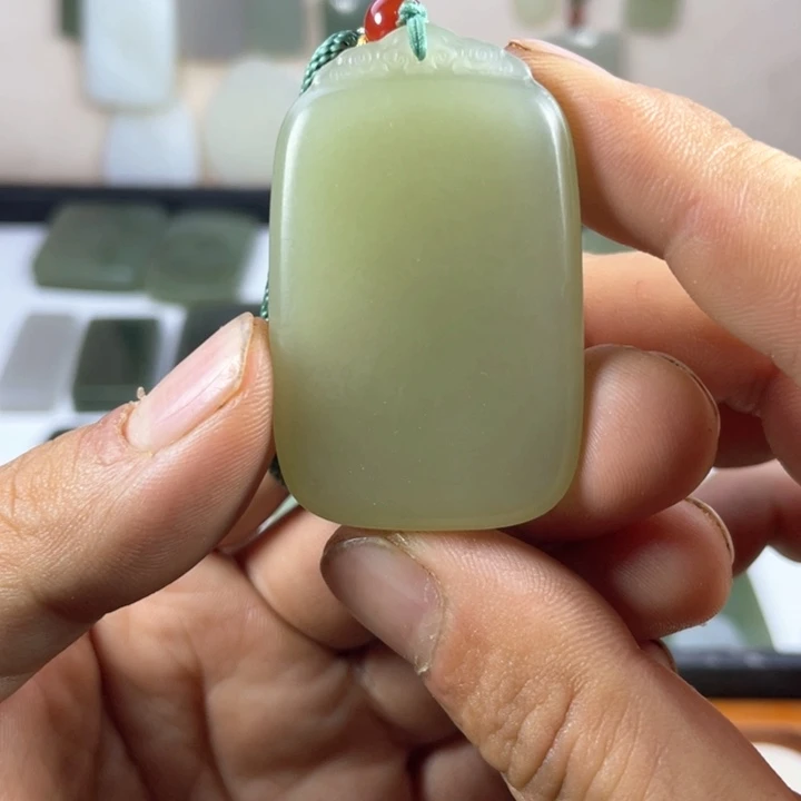 和田玉未镶嵌颈饰行**行