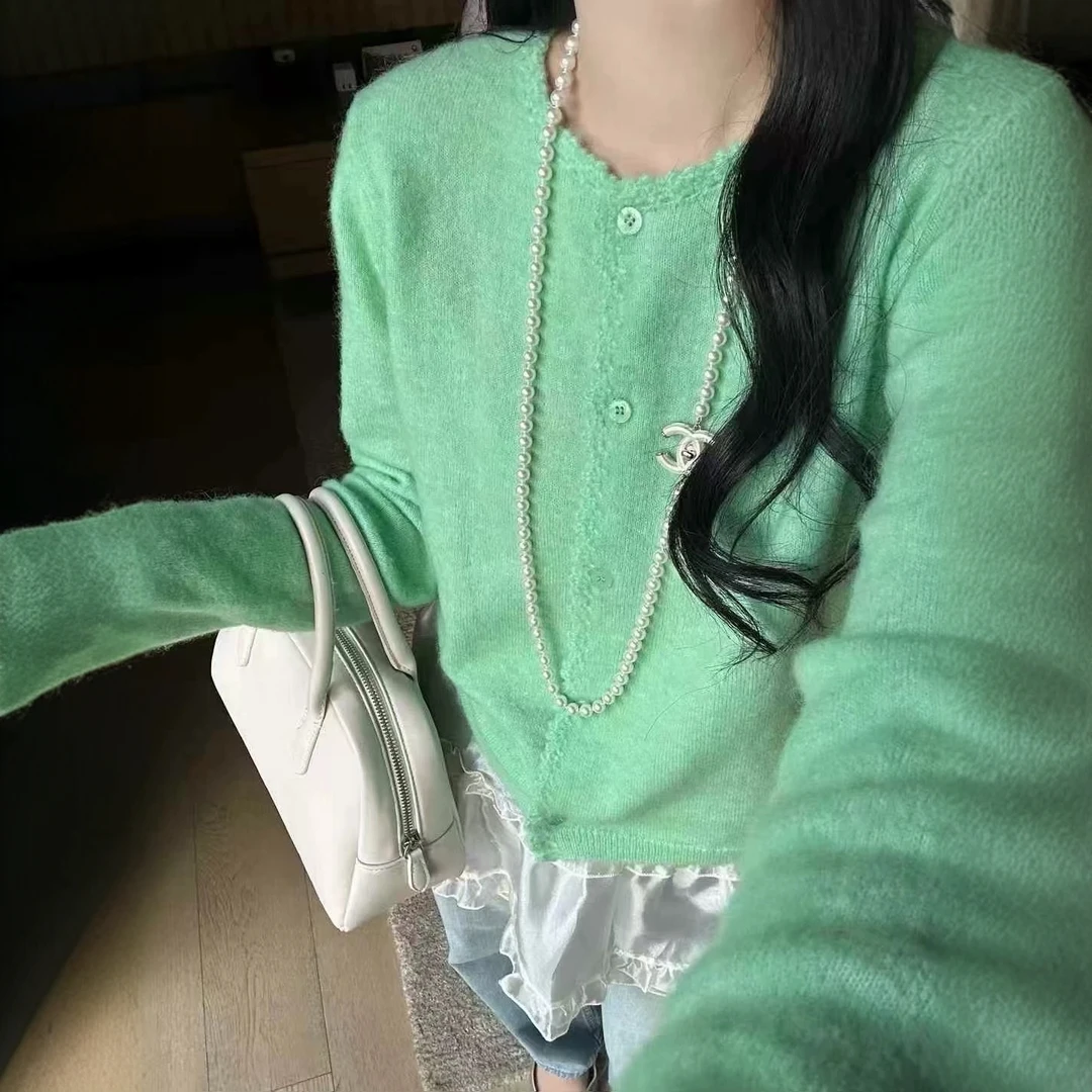 2025年绿色春季新款毛衣女开衫毛针织衫百搭网红时尚圆领韩版