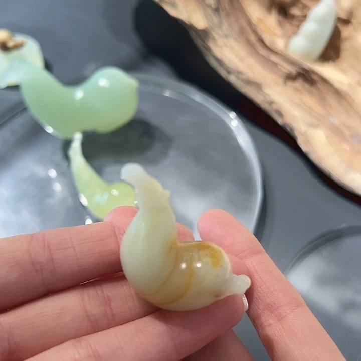 蛇纹石玉未镶嵌吊坠(赠链)