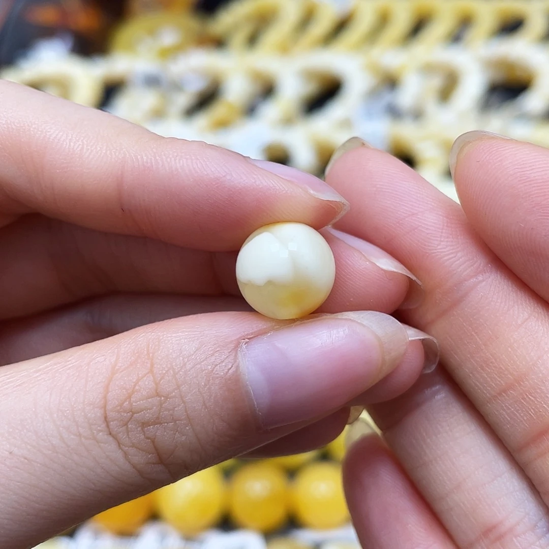 未镶嵌蜜蜡裸石圆珠11mm瑕