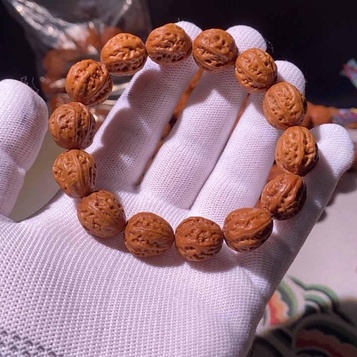 文玩核桃手串……16