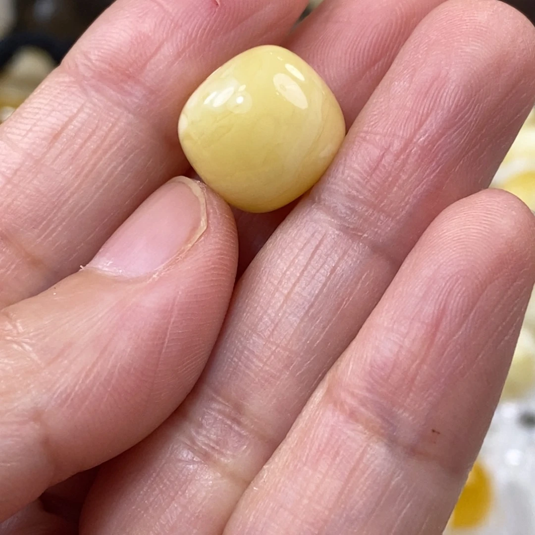 一***前未镶嵌琥珀裸石13老型