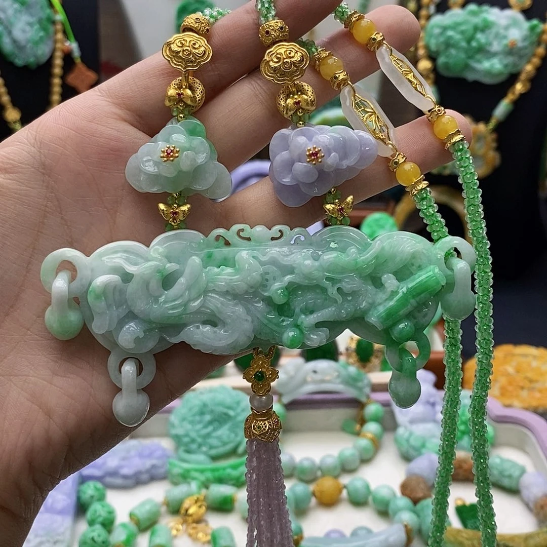 翡翠未镶嵌颈饰项链