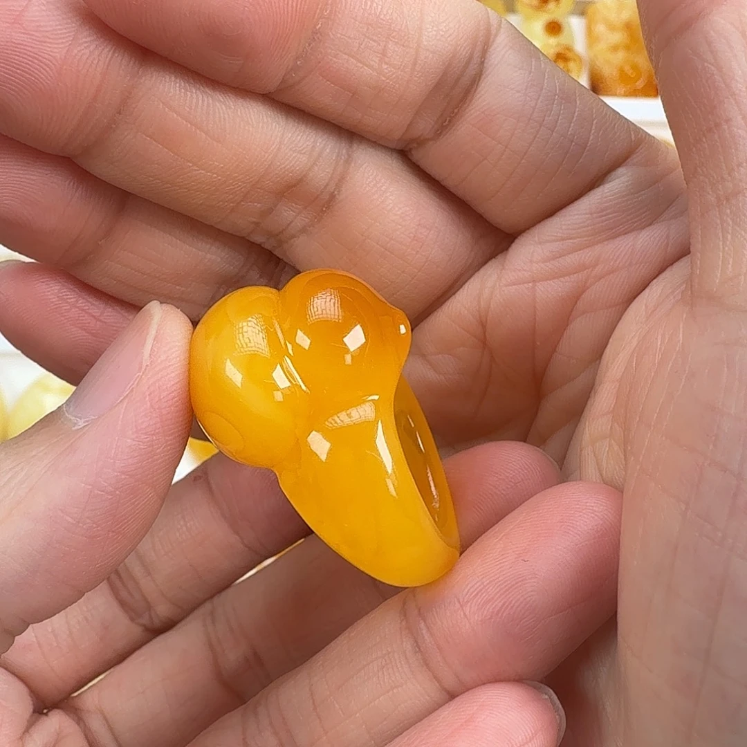 蜜蜡未镶嵌颈饰蜜蜡