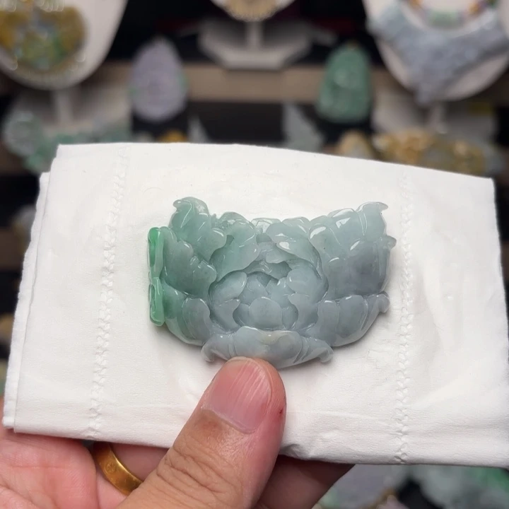 翡翠未镶嵌颈饰吊坠