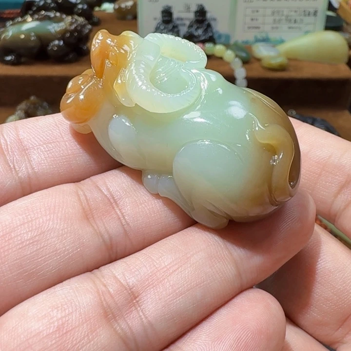 未镶嵌和田玉把件