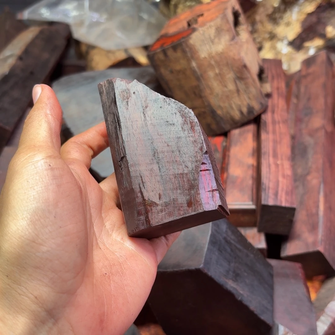 檀香紫檀（小叶紫檀）予*