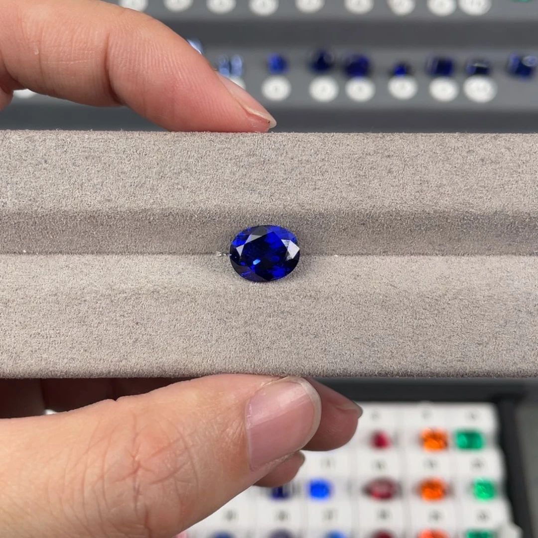 合成（培育）蓝宝石裸石未镶嵌中***康3.69克拉