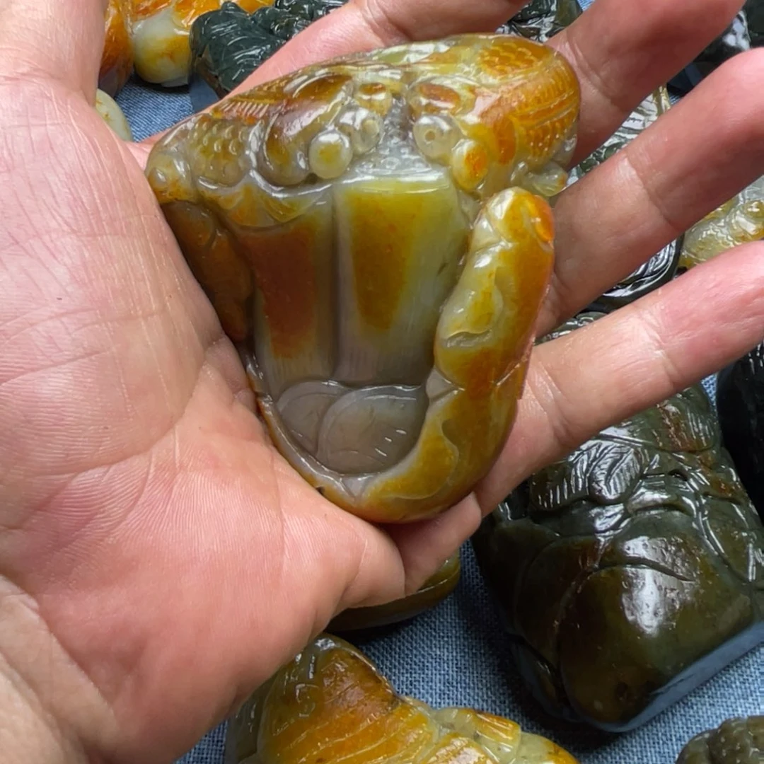 和田玉未镶嵌颈饰迦*