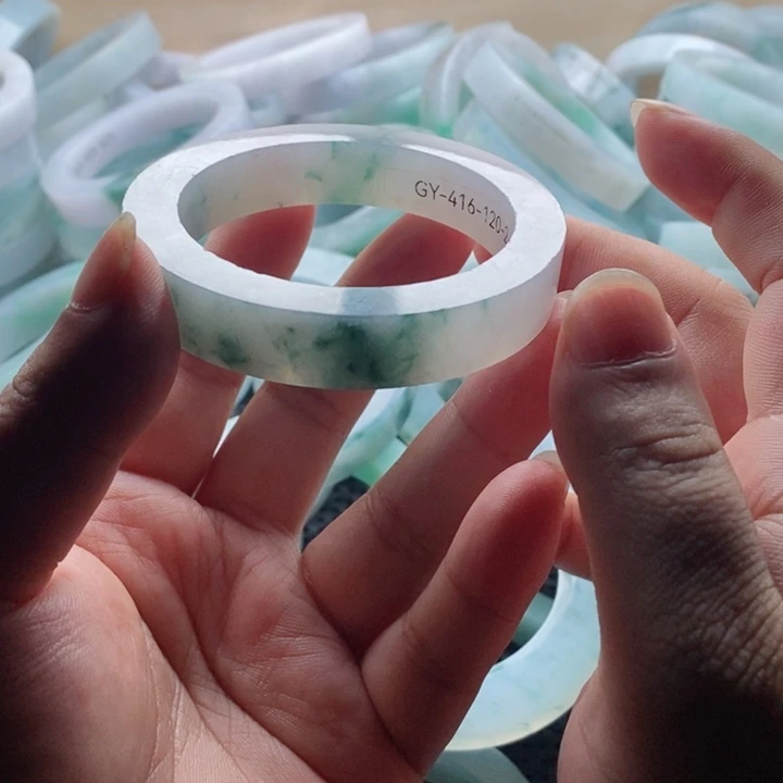 定制翡翠A货未镶嵌空