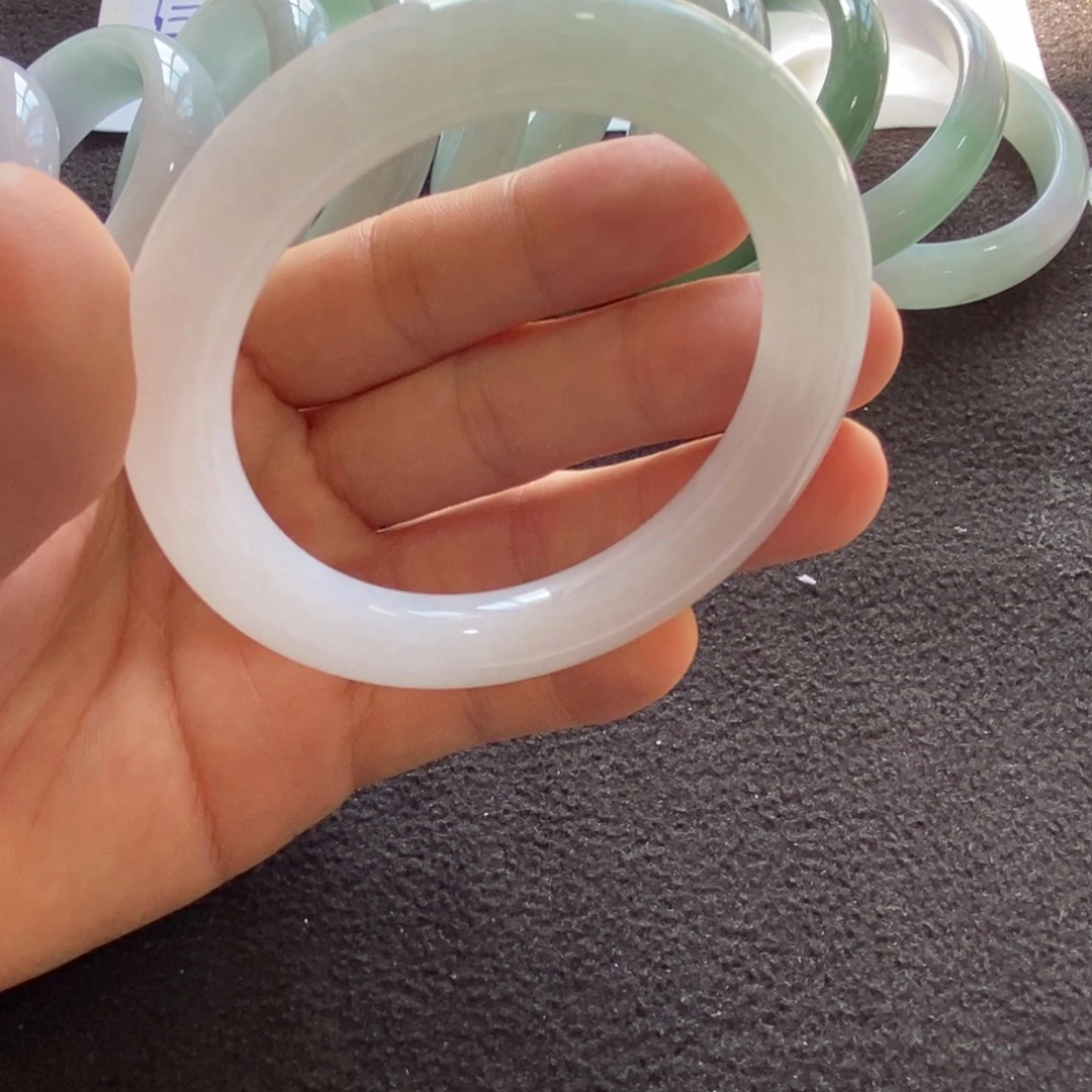 翡翠未镶嵌手镯手镯