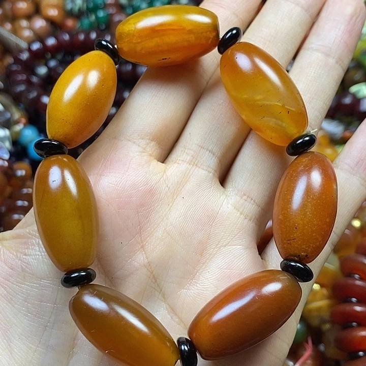 未镶嵌颈饰玛瑙/玉髓玉*