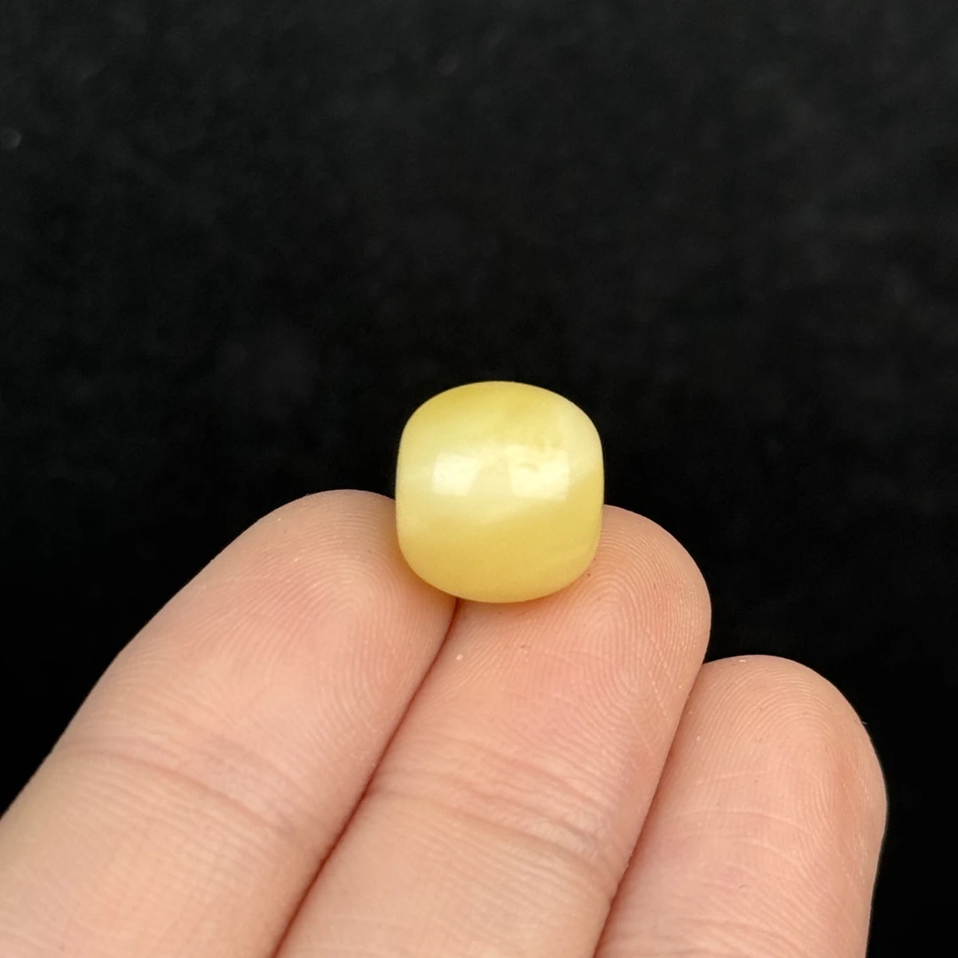 F3067天然原矿蜜蜡 满蜡鸡油黄墩子 12*11.2mm支持复检假一罚十