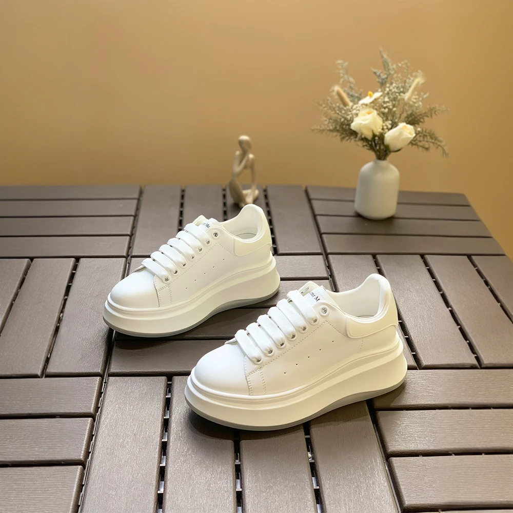 2025秋季新款厚底增高麦昆小白鞋女百搭松糕底运动休闲板鞋单鞋