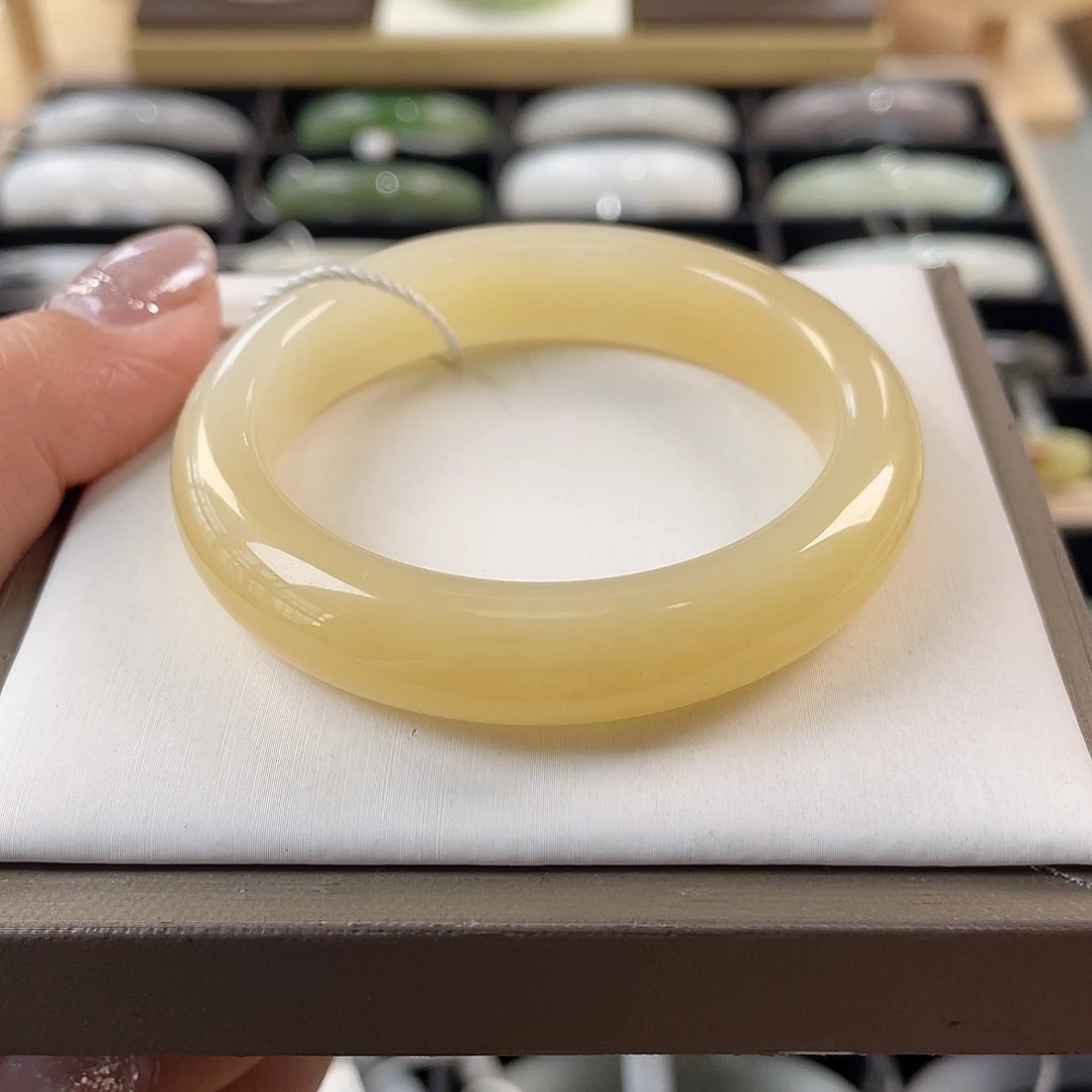 和田玉未镶嵌手镯黄口老料