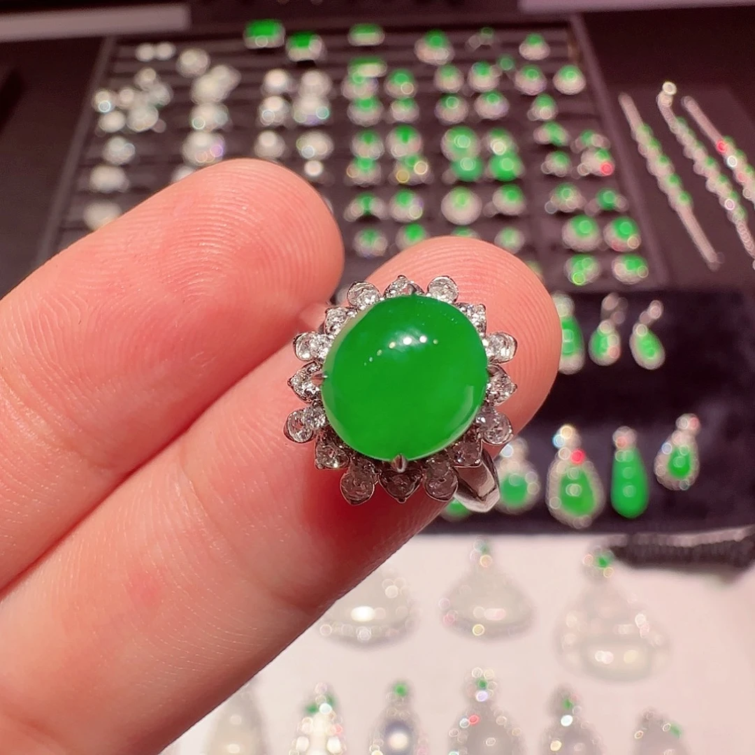 翡翠18K金镶嵌戒指戒指