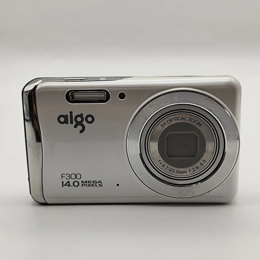 9新 aigo/爱国者 冷白人像ccd相机  爱国者f300 白色 1400w画质