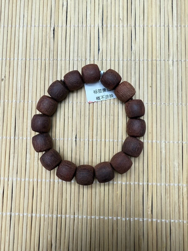 060沉木桶珠手串