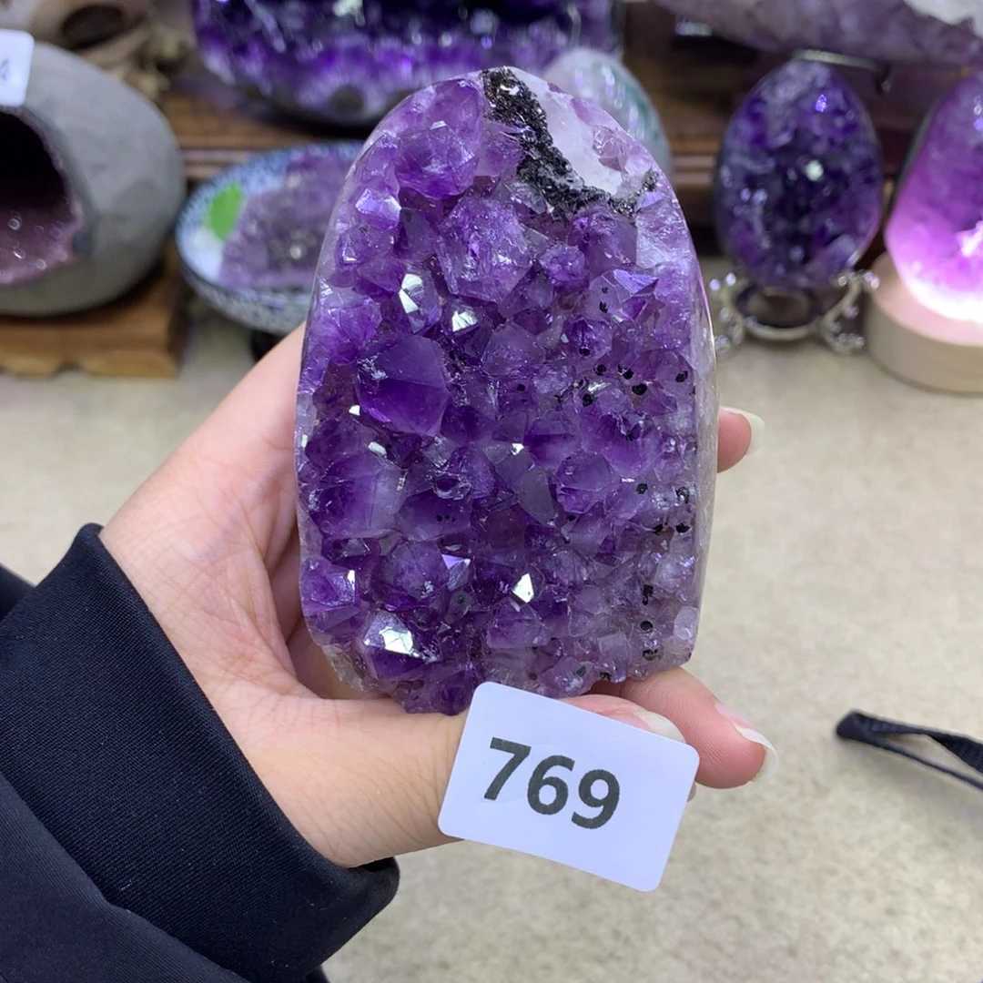 紫晶未镶嵌大型摆件（非配饰）