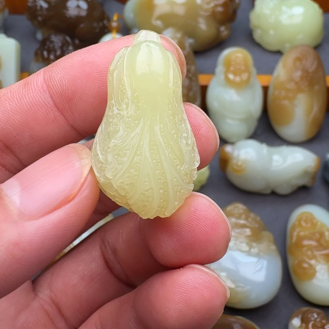 鱼***鱼定制和田玉小白菜