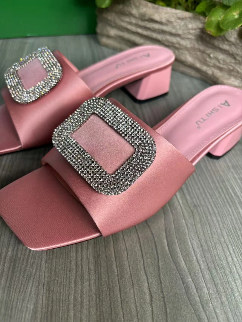 水钻方扣露趾一字式凉拖外穿粗跟2322-15