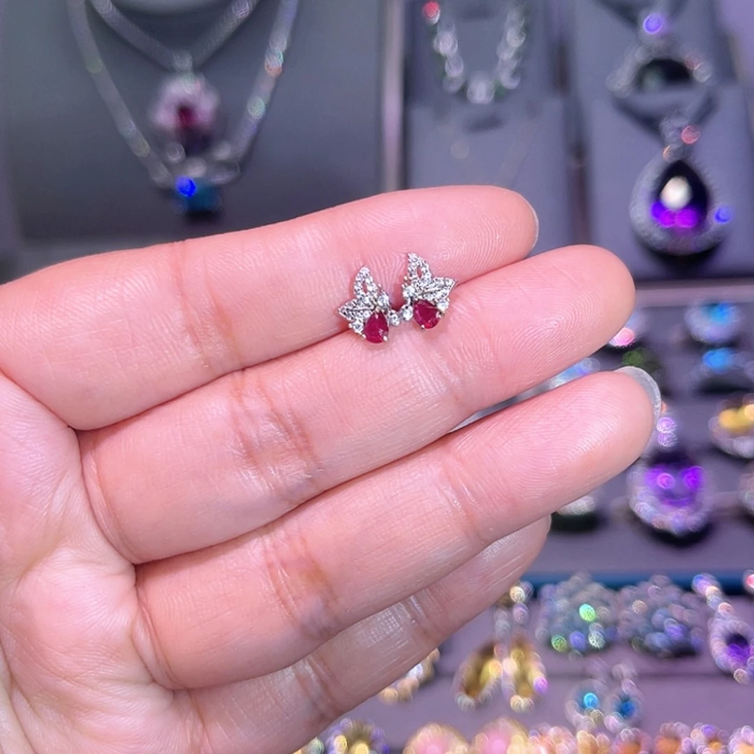 【闪购商品】红宝石耳饰银S925镶嵌