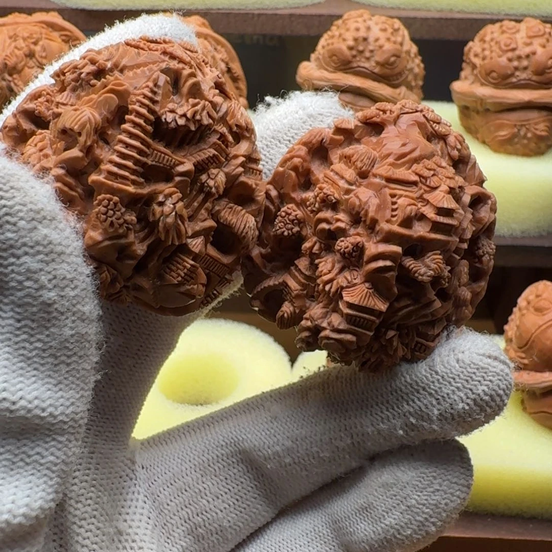 博**视文玩核桃雕刻山水风景