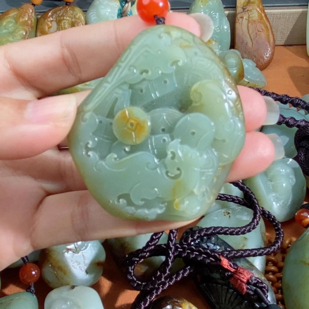 和田玉未镶嵌颈饰