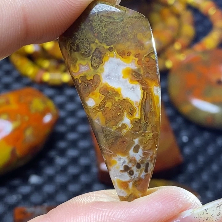 玛瑙/玉髓颈饰未镶嵌