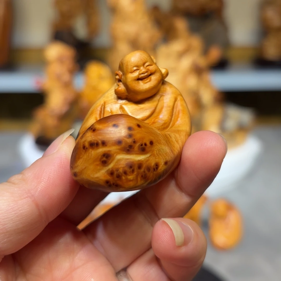 木太行崖柏弥勒佛留疤