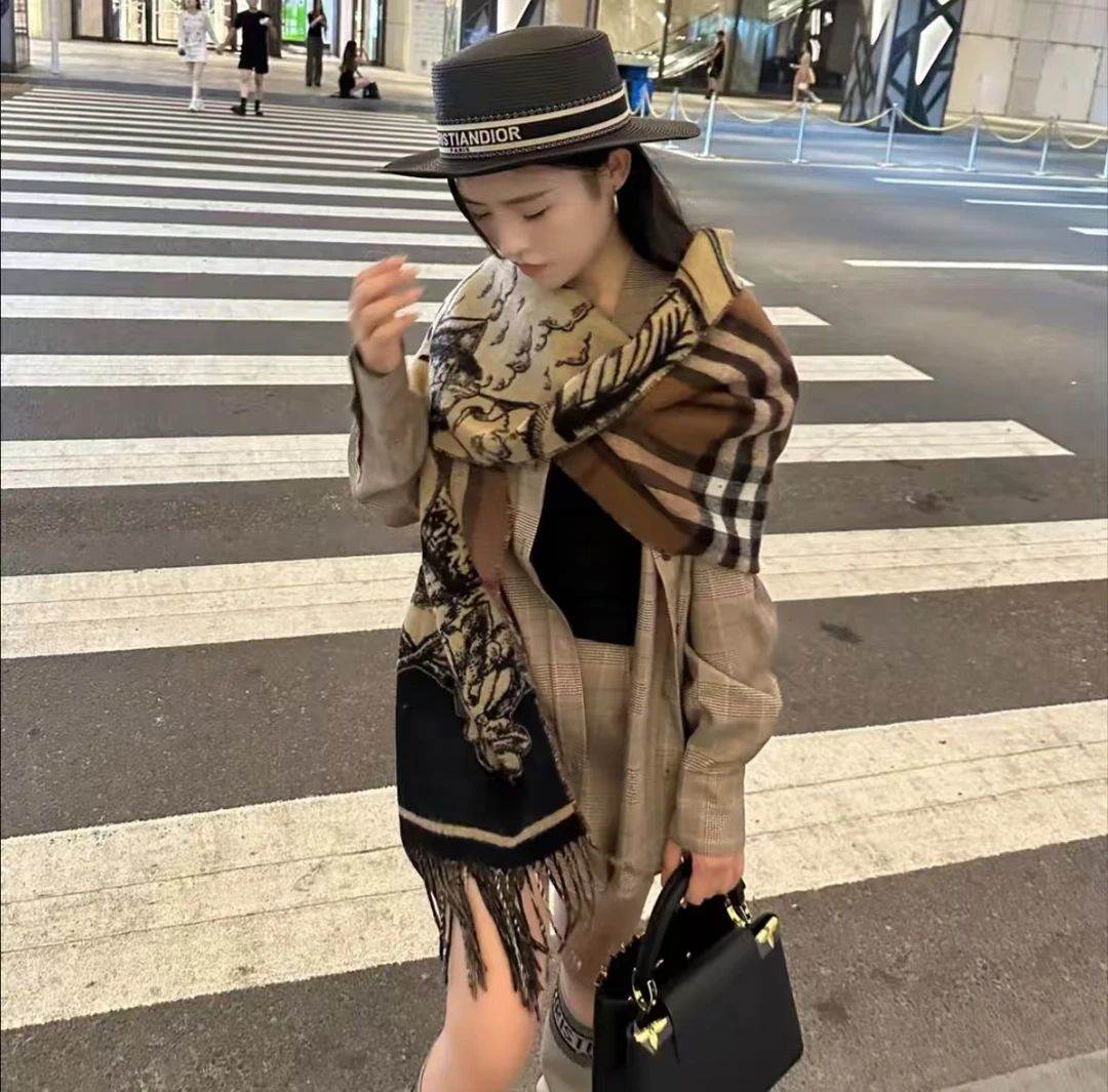 海外高定余货！140*140方巾