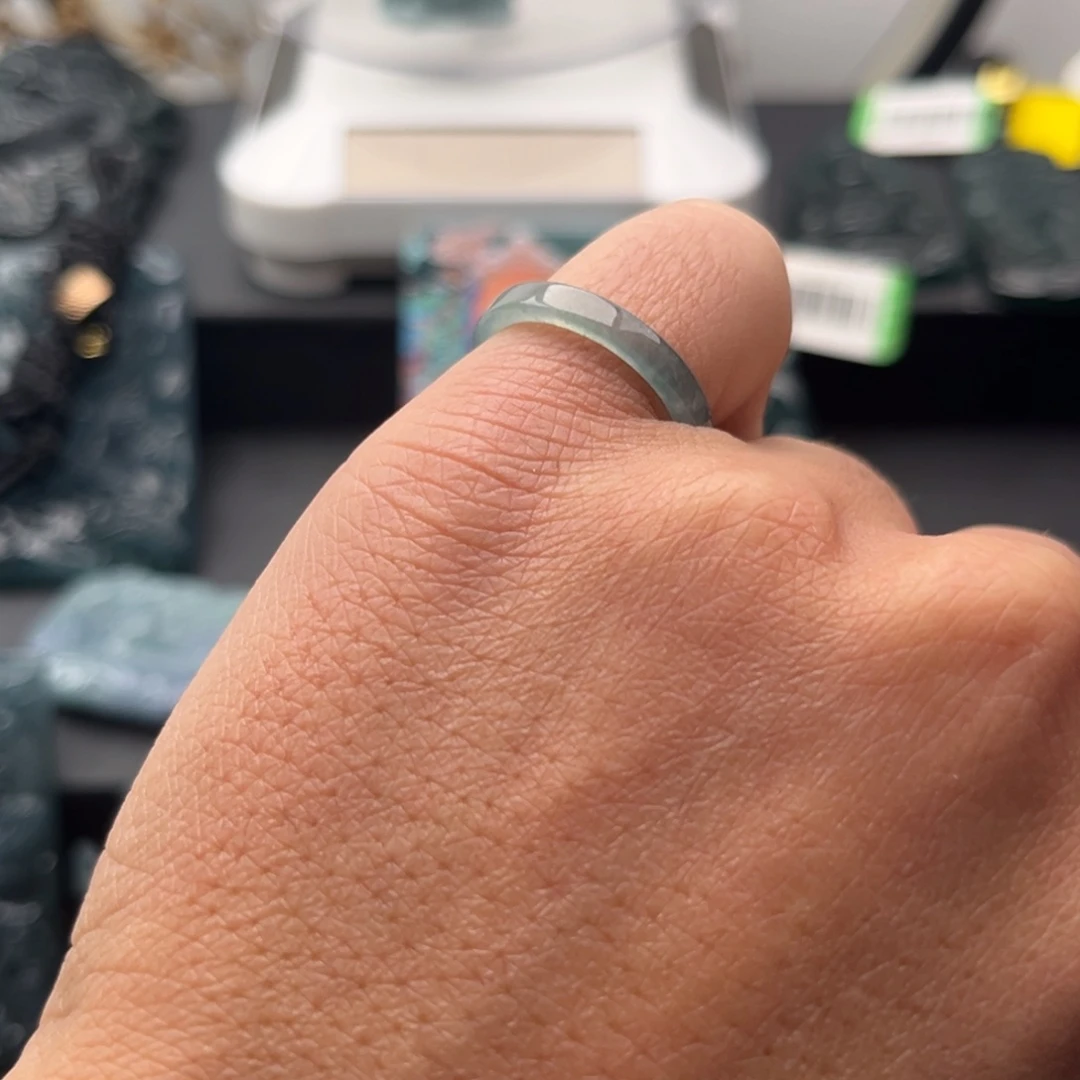 翡翠未镶嵌颈饰戒圈17