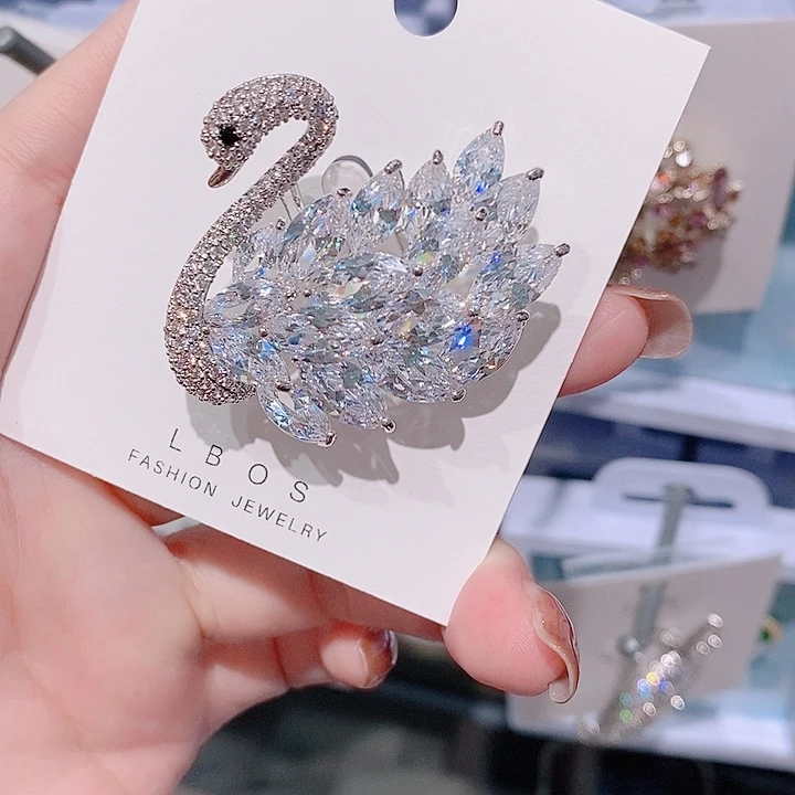 锆石铜合金经典款 奢华天鹅胸针
