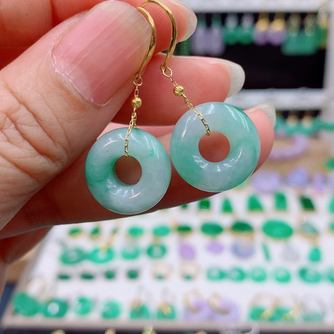 翡翠18K金镶嵌耳饰的