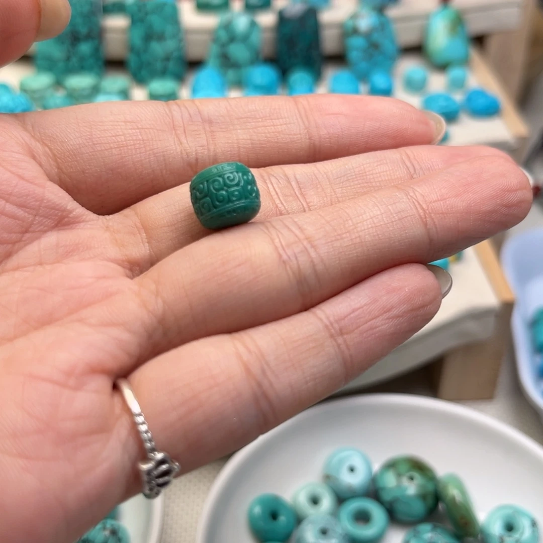 绿松石未镶嵌珠宝奇石