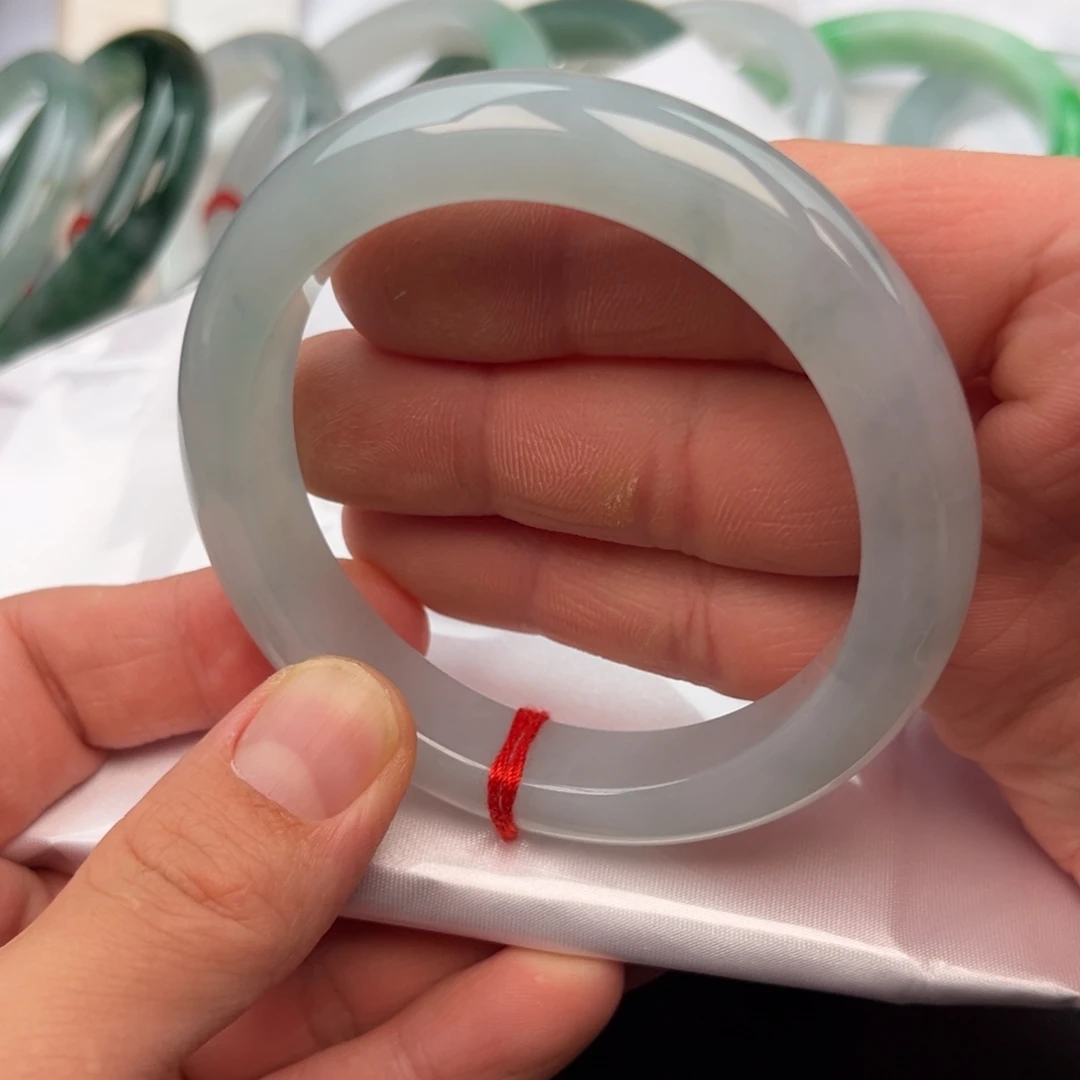 翡翠未镶嵌手镯-4