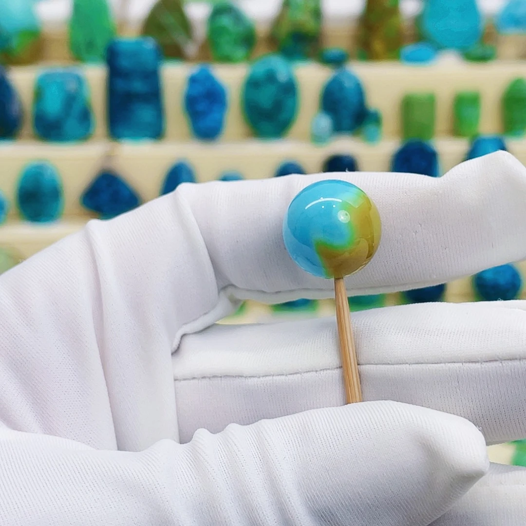 绿松石未镶嵌颈饰