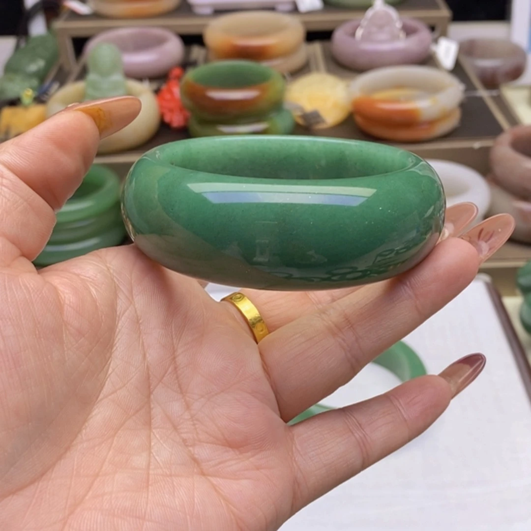【闪购商品】石英质玉手镯未镶嵌太*