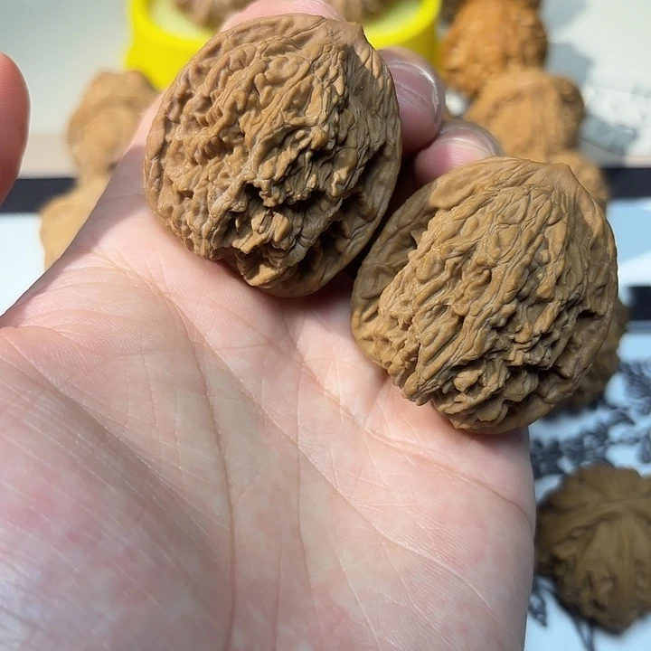 吊坠桃核虎头核桃