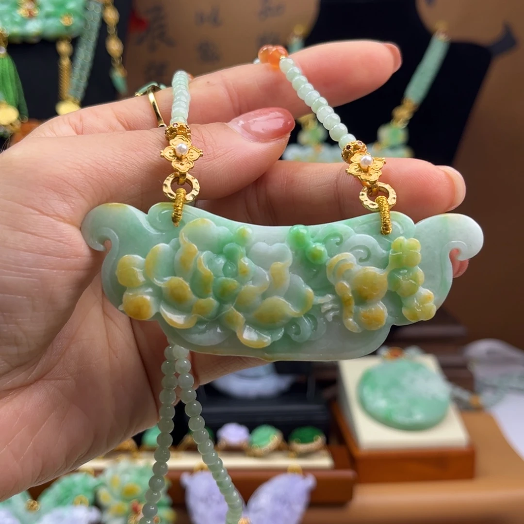 翡翠未镶嵌颈饰天然翡翠