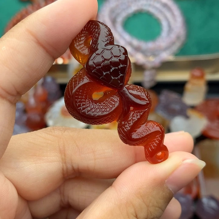 温***人玛瑙/玉髓颈饰未镶嵌