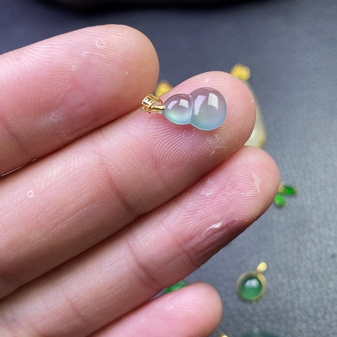 吊坠(不含链)18K金镶嵌翡翠