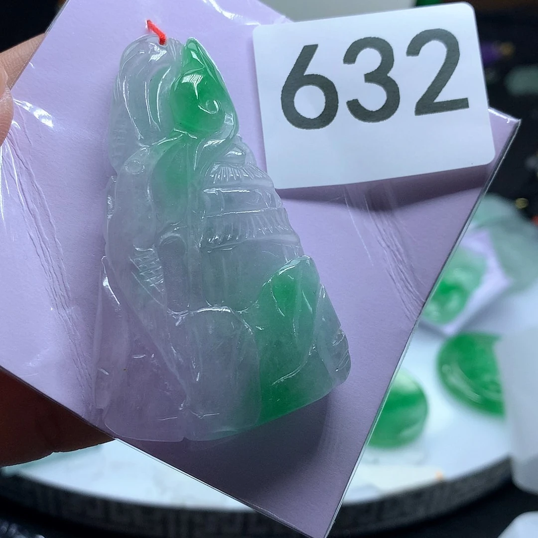 翡翠吊坠(赠链)未镶嵌