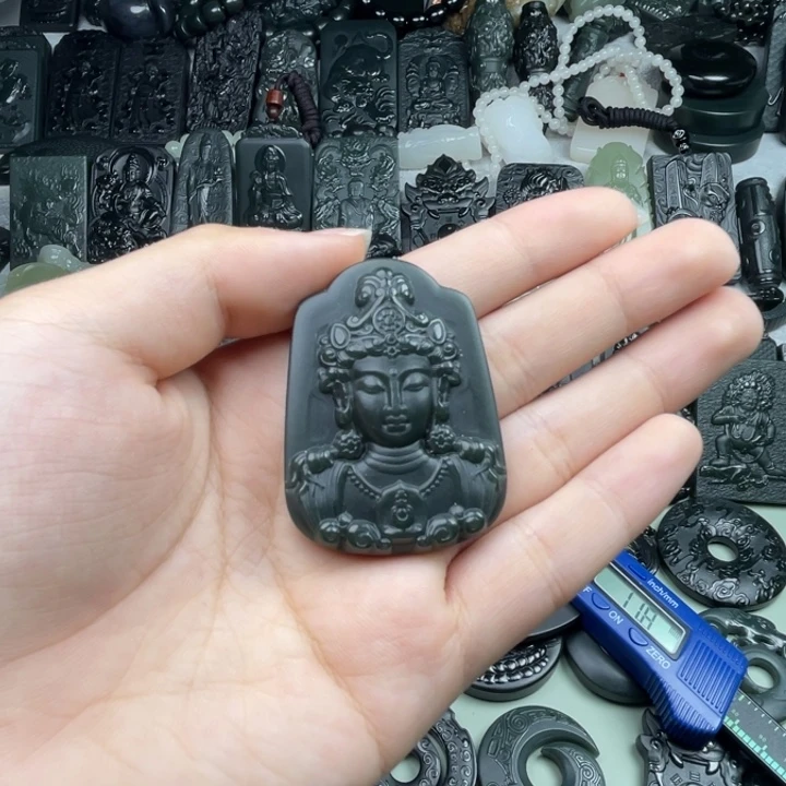 颈饰未镶嵌和田玉