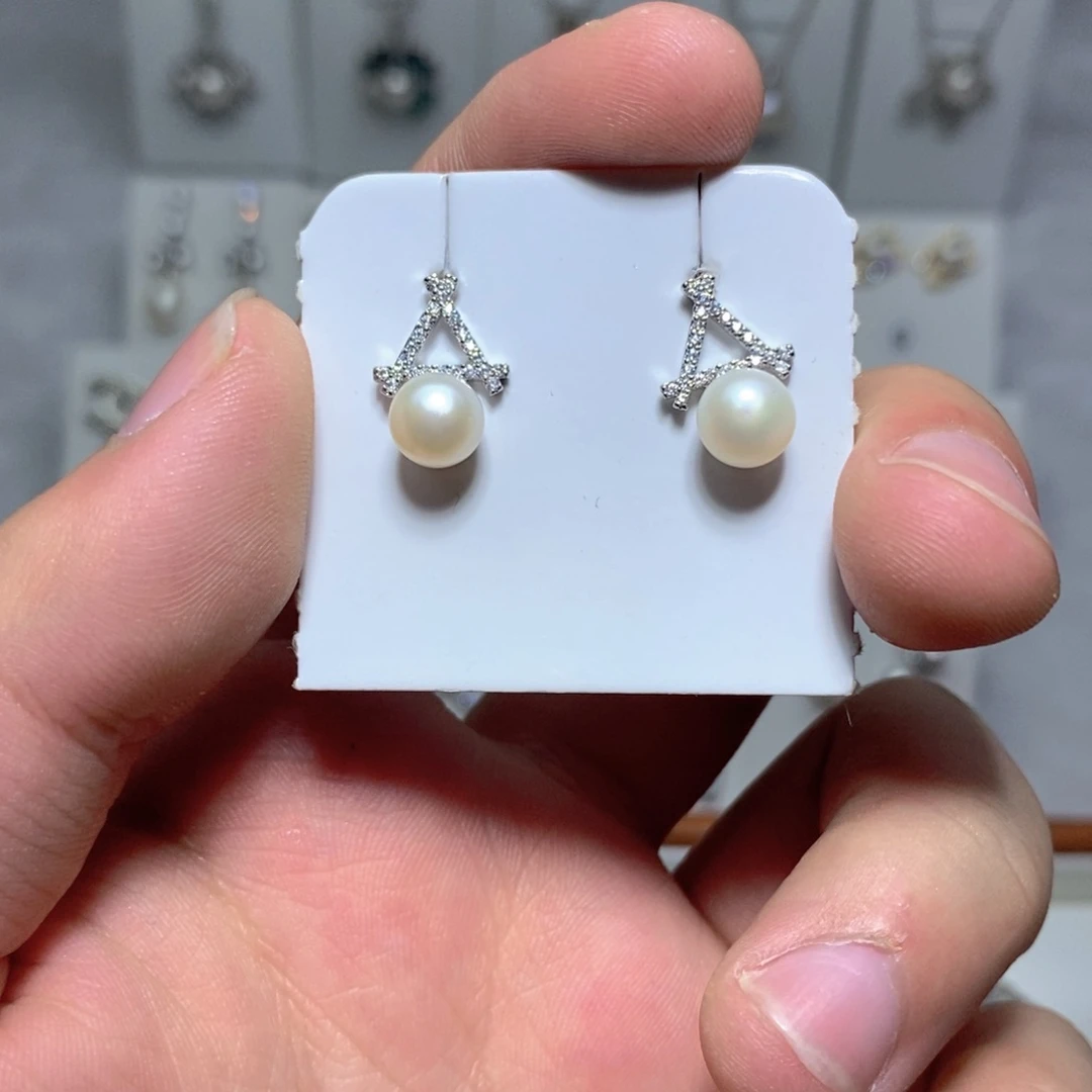 银S925镶嵌淡水珍珠耳饰